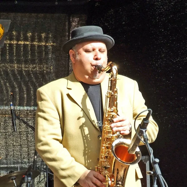 Tony Lakatos