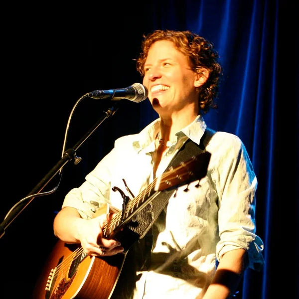 Catie Curtis