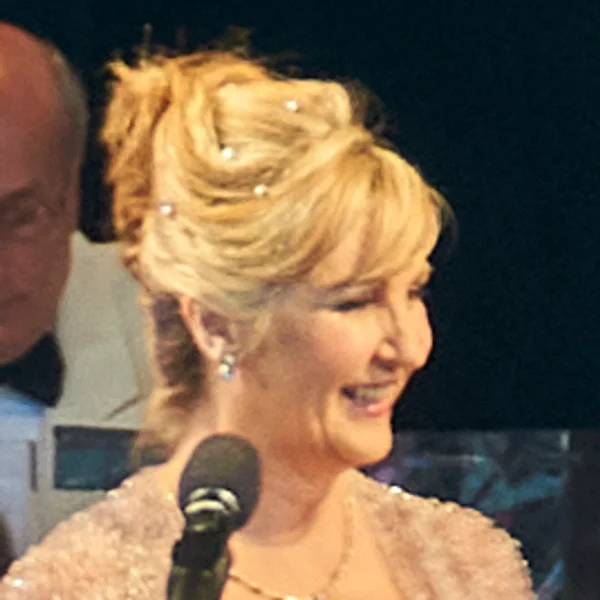 Lesley Garrett