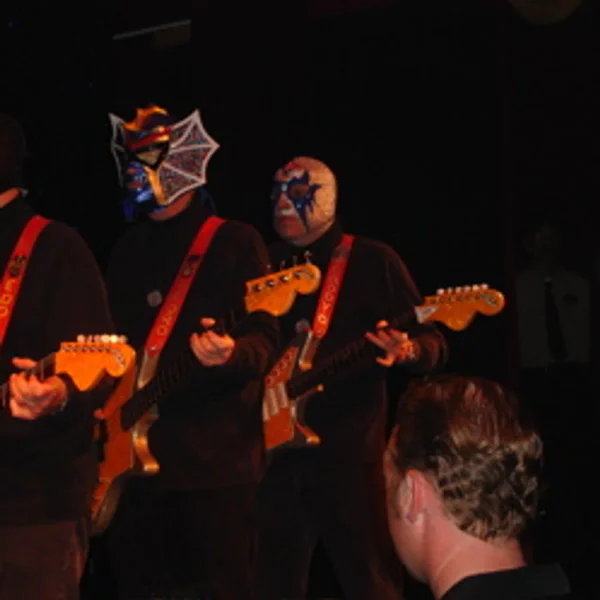 Los Straitjackets