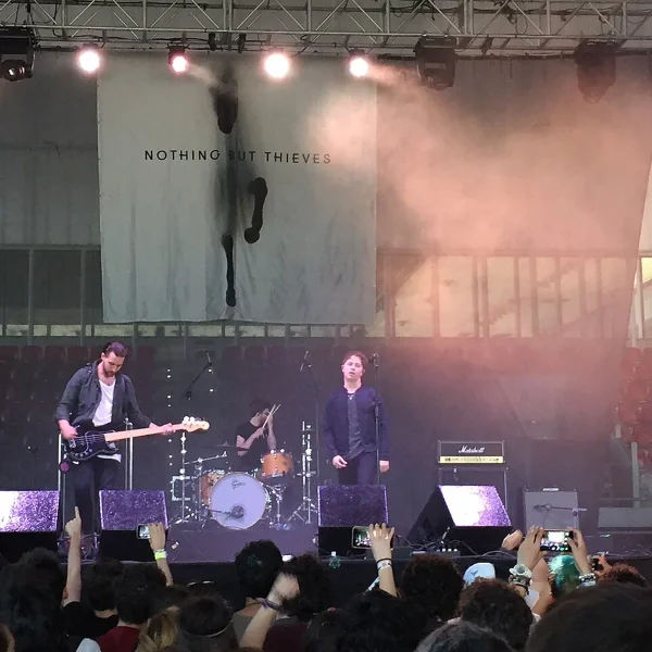 Nothing But Thieves