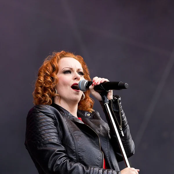 Anneke van Giersbergen