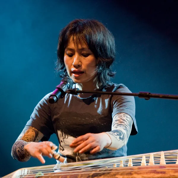 八木美知依