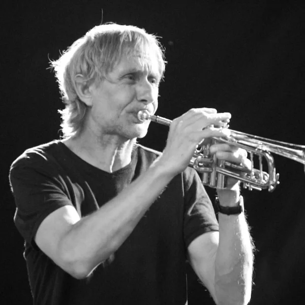 E. Truffaz