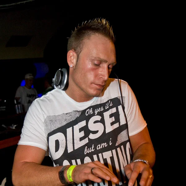 DJ Dean