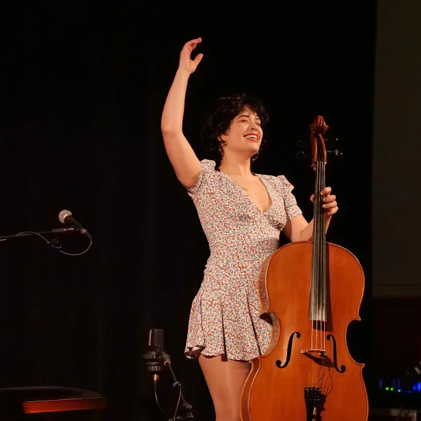 Ana Carla Maza