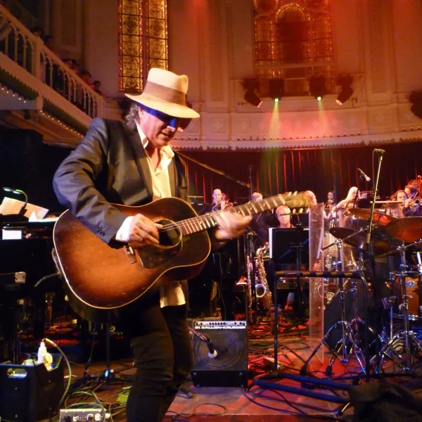Gary Lucas