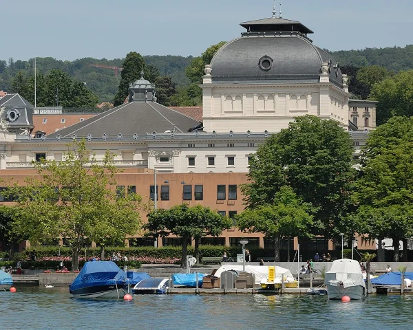 Bernhard-Theater