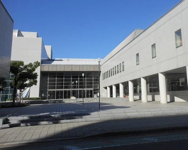 四日市市文化会館